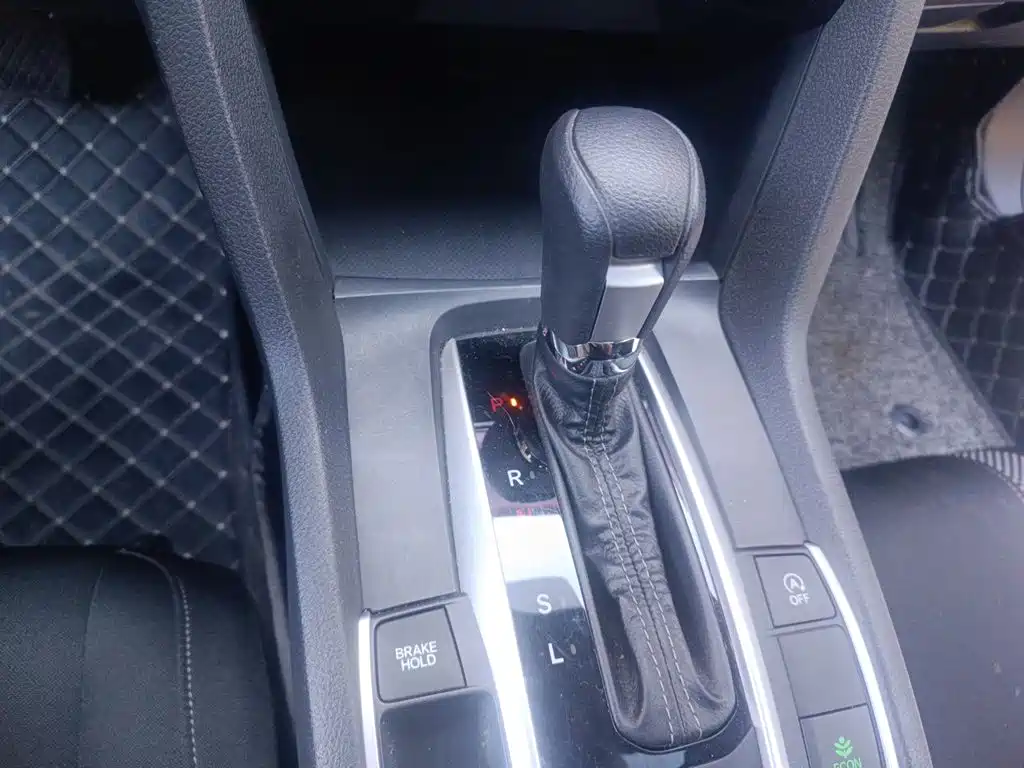 Honda Civic — фото 10