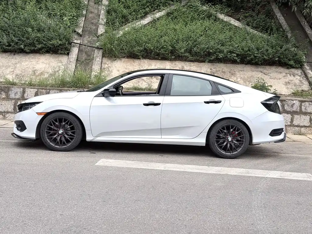 Honda Civic — фото 5