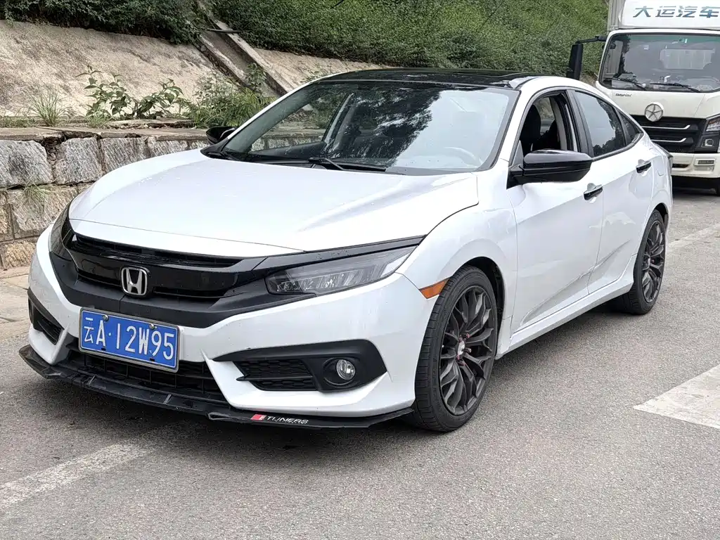 Honda Civic — фото 7