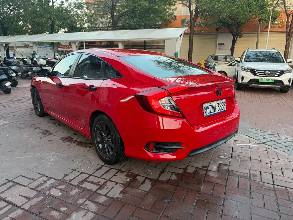 Honda Civic — фото 9