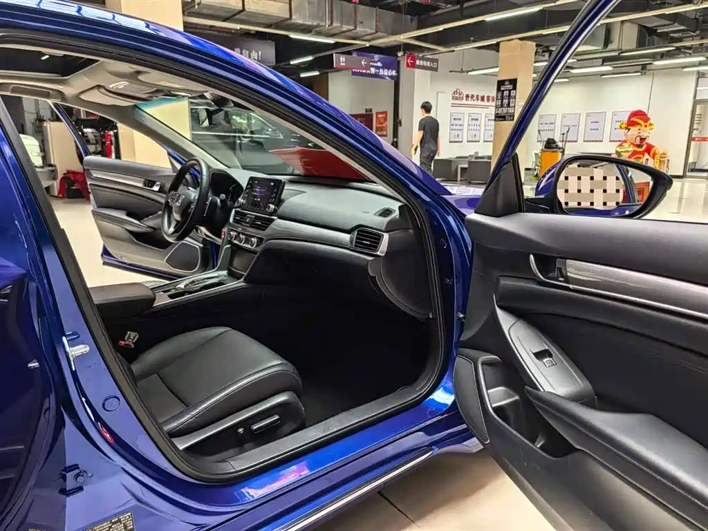 Honda Accord — фото 9