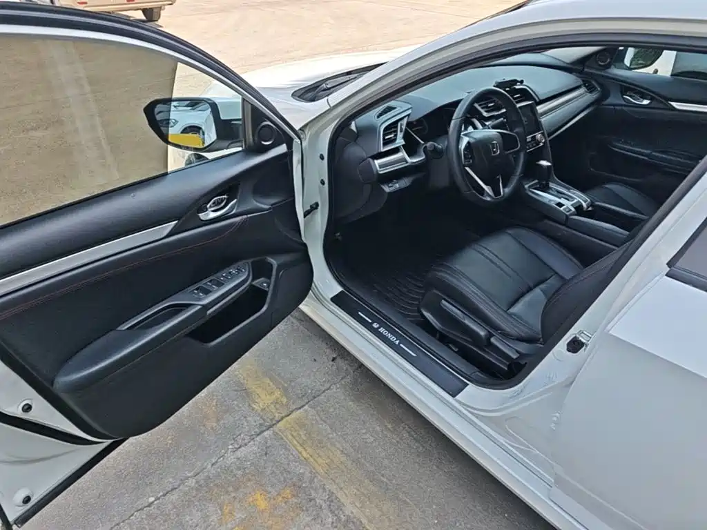 Honda Civic — фото 16