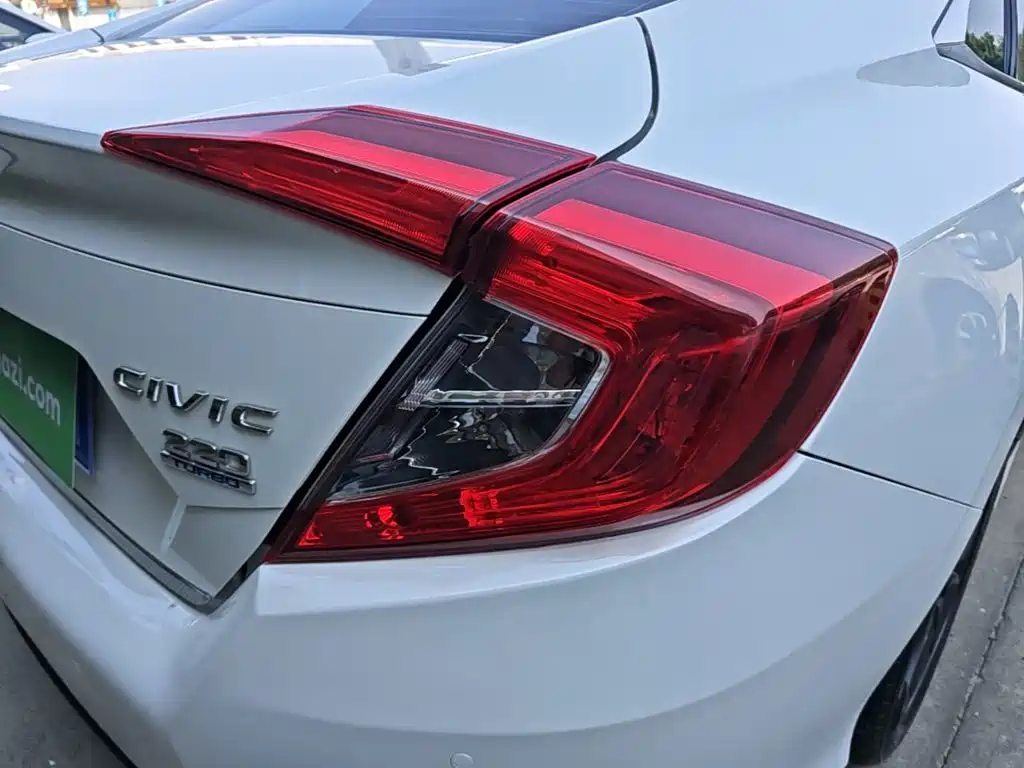 Honda Civic — фото 8