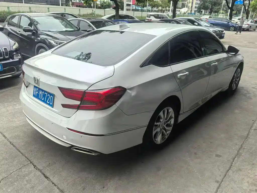 Honda Accord — фото 2