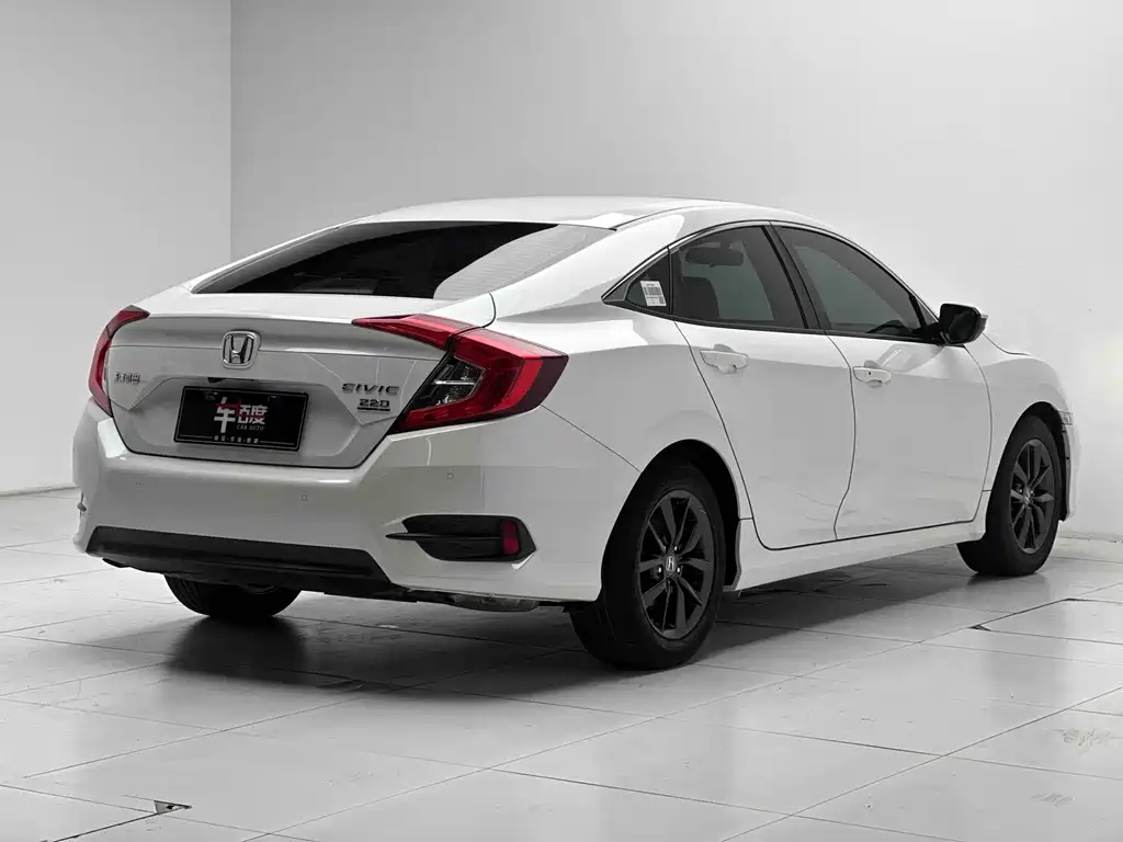Honda Civic — фото 6