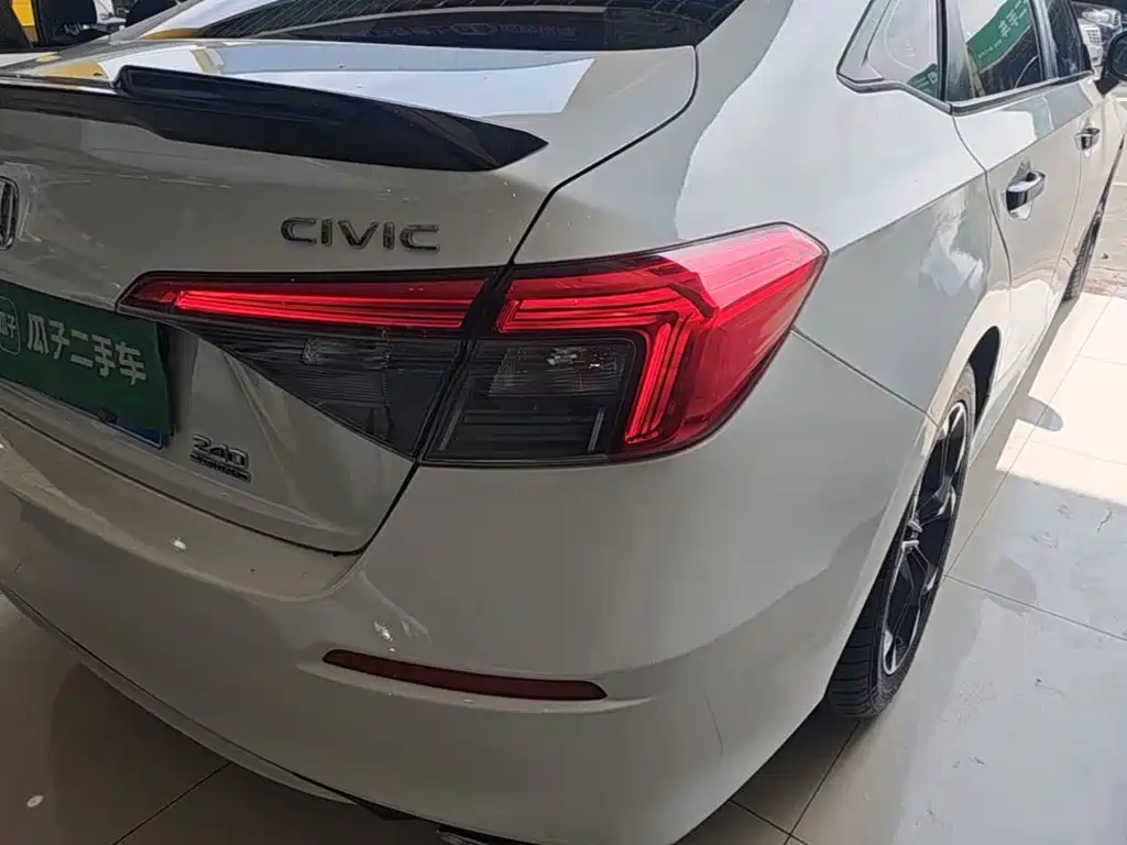 Honda Civic — фото 8