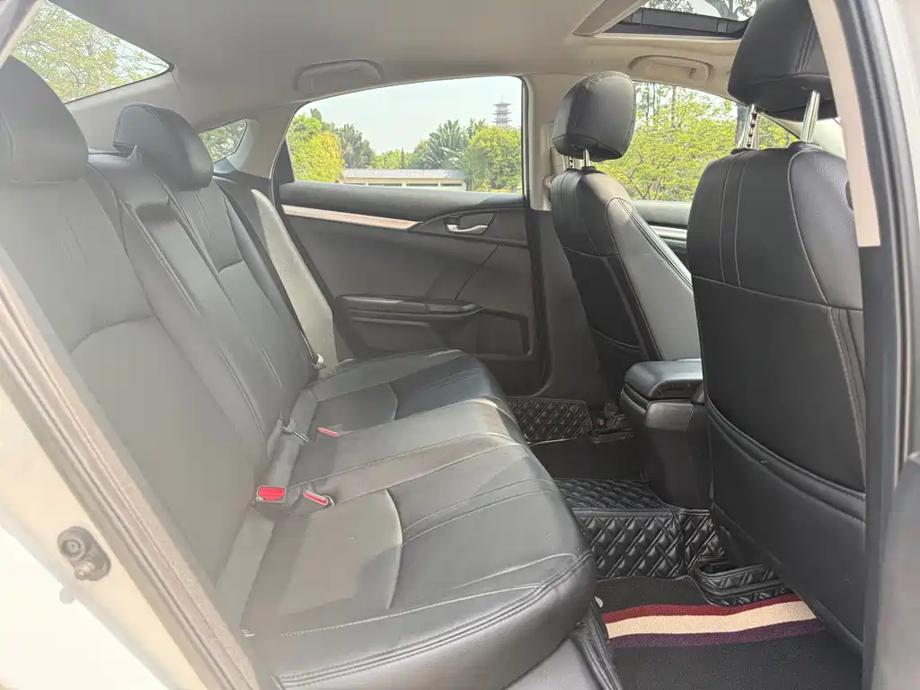 Honda Civic — фото 11