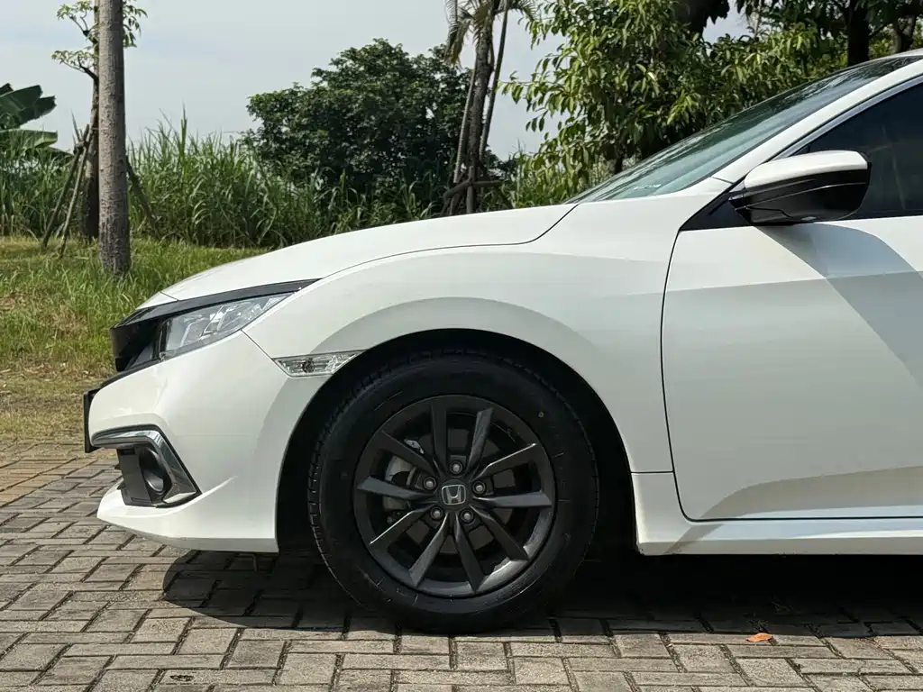 Honda Civic — фото 14