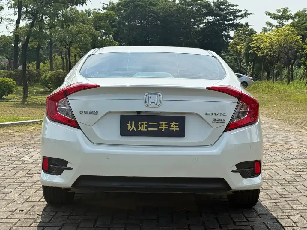 Honda Civic — фото 16