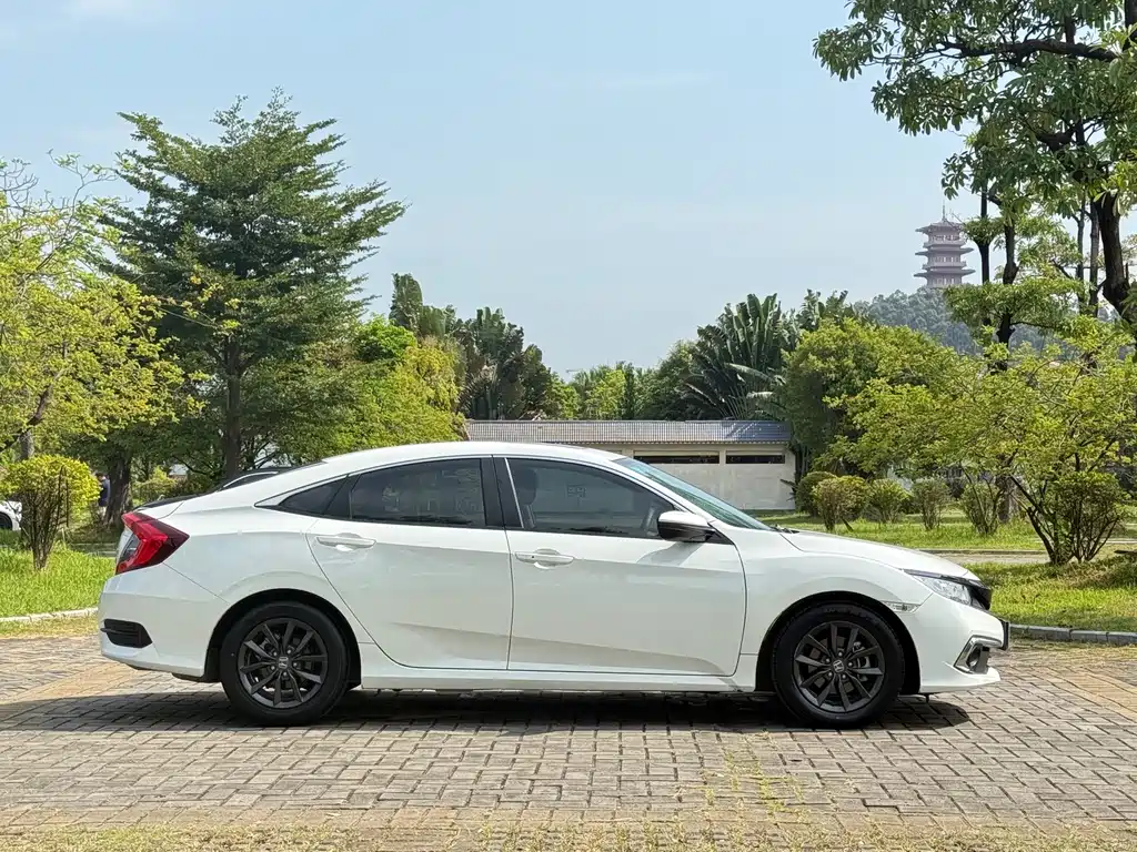 Honda Civic — фото 19