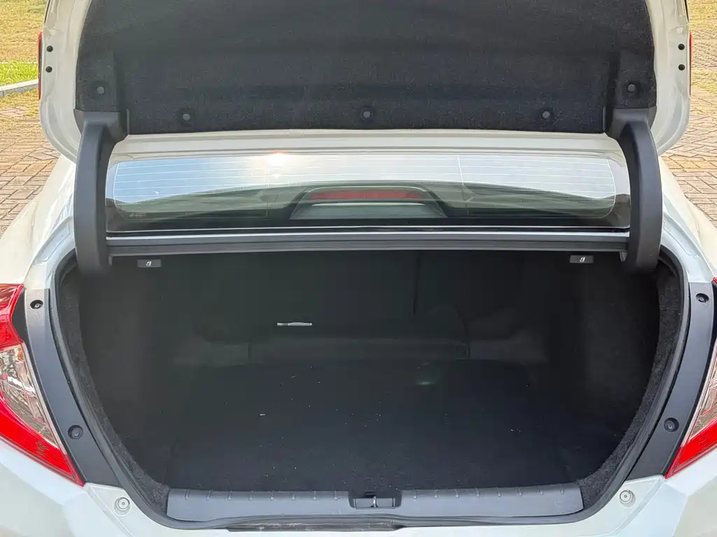 Honda Civic — фото 20