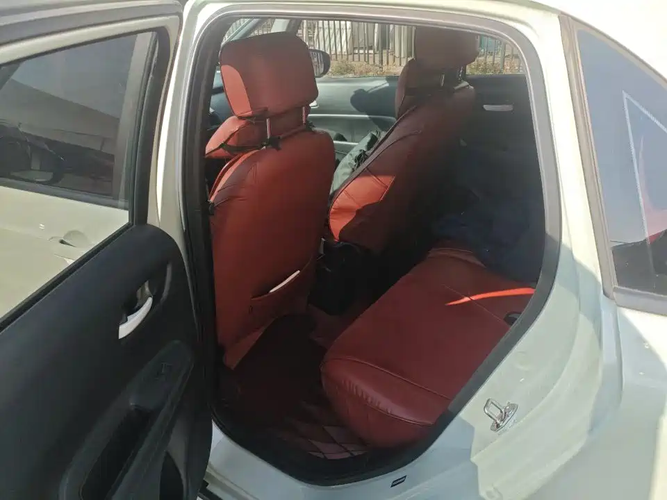 Honda Fit — фото 8