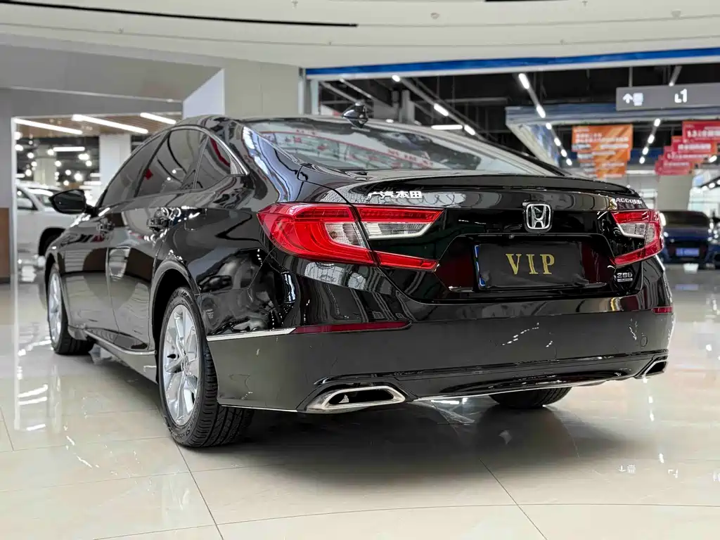 Honda Accord — фото 7