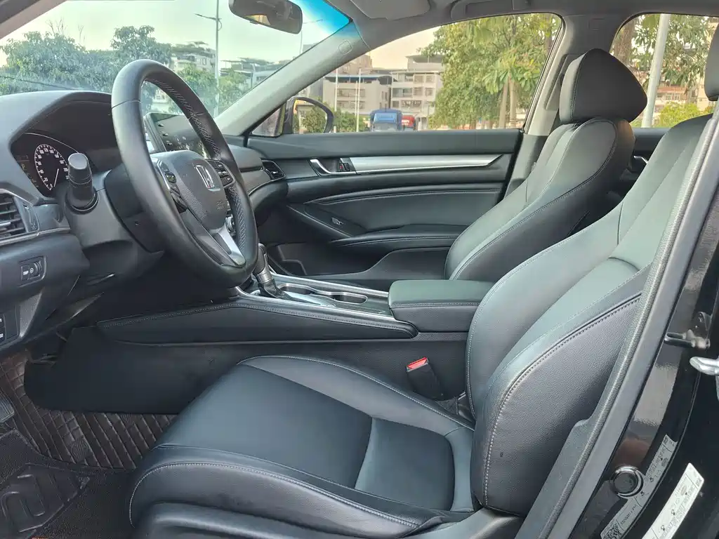 Honda Accord — фото 15