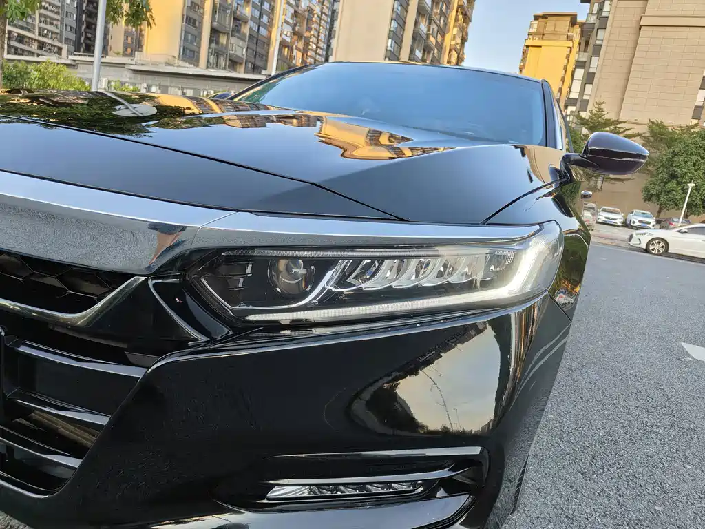 Honda Accord — фото 17