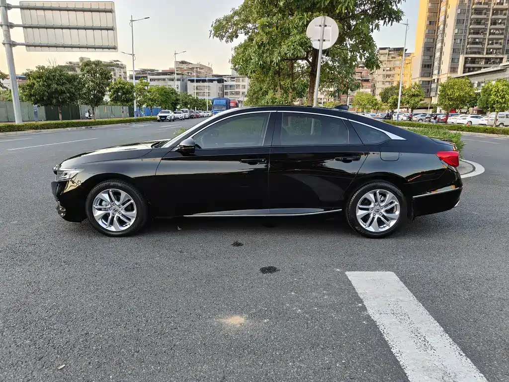 Honda Accord — фото 4