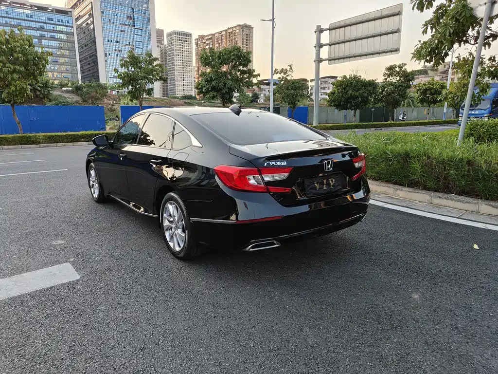 Honda Accord — фото 5