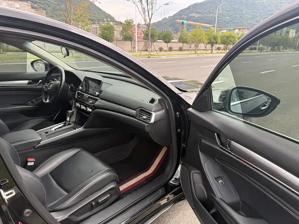 Honda Inspire — фото 16