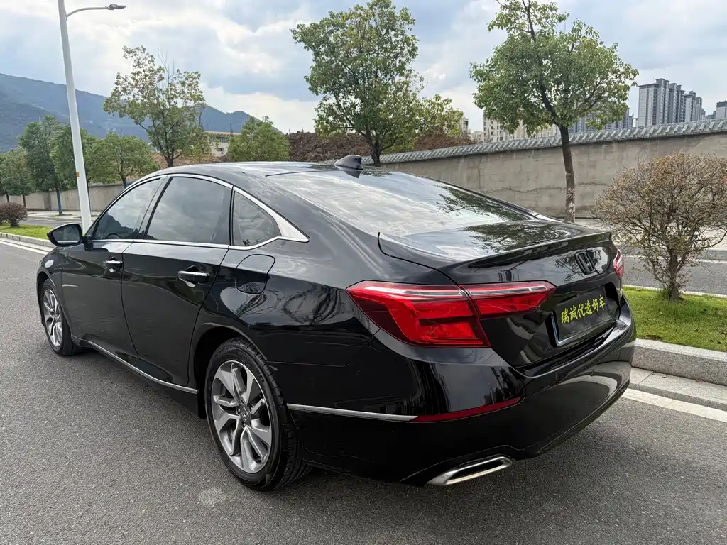 Honda Inspire — фото 19