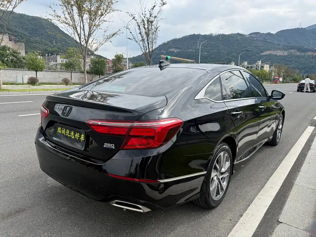 Honda Inspire — фото 20