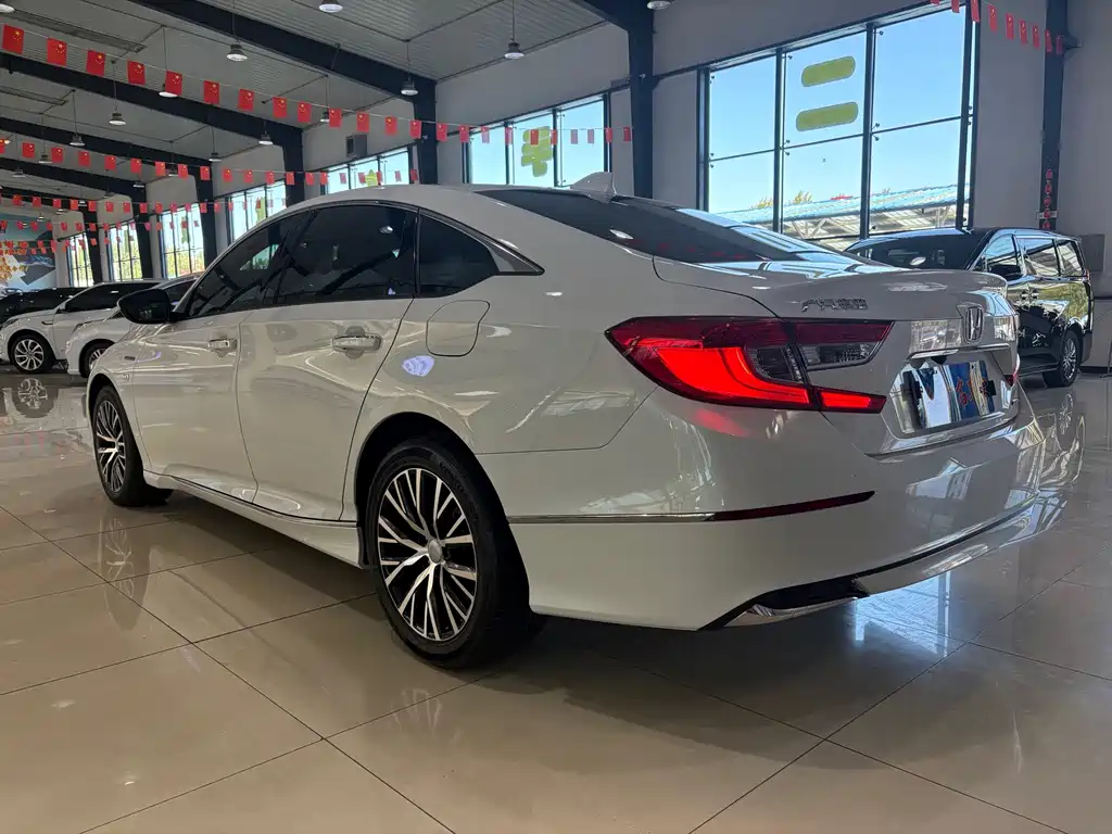 Honda Accord — фото 17