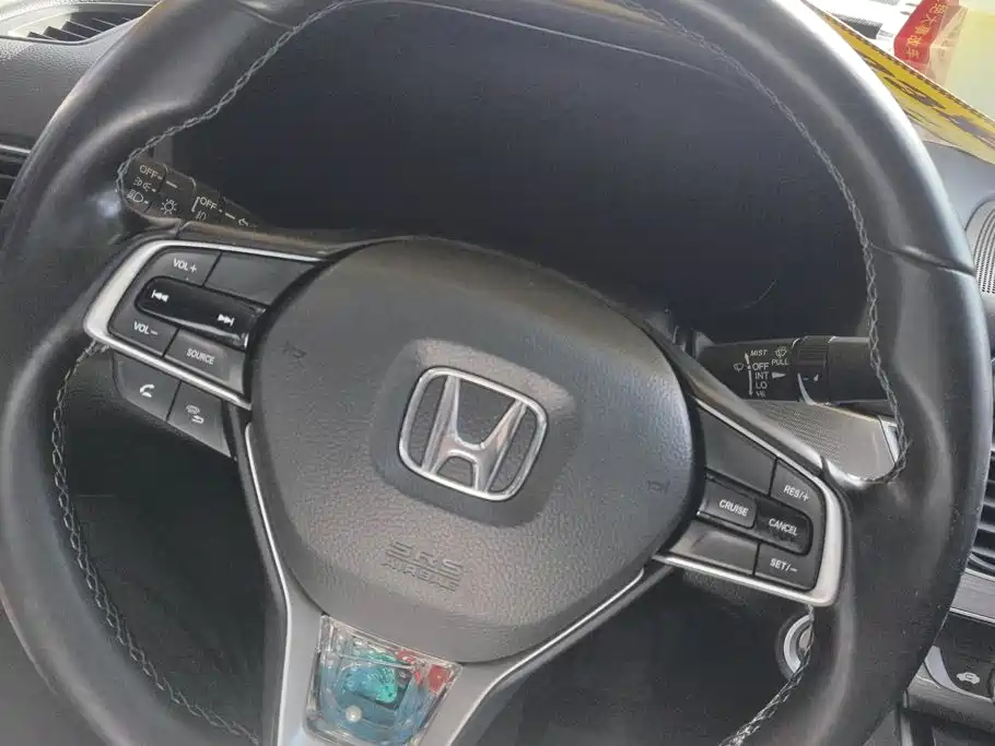 Honda Accord — фото 15