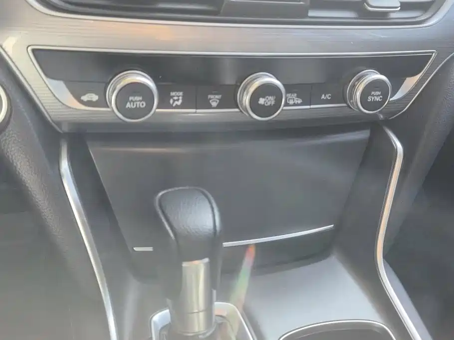 Honda Accord — фото 16