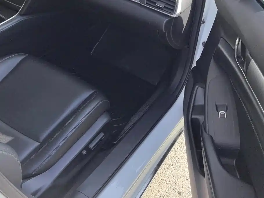 Honda Accord — фото 8