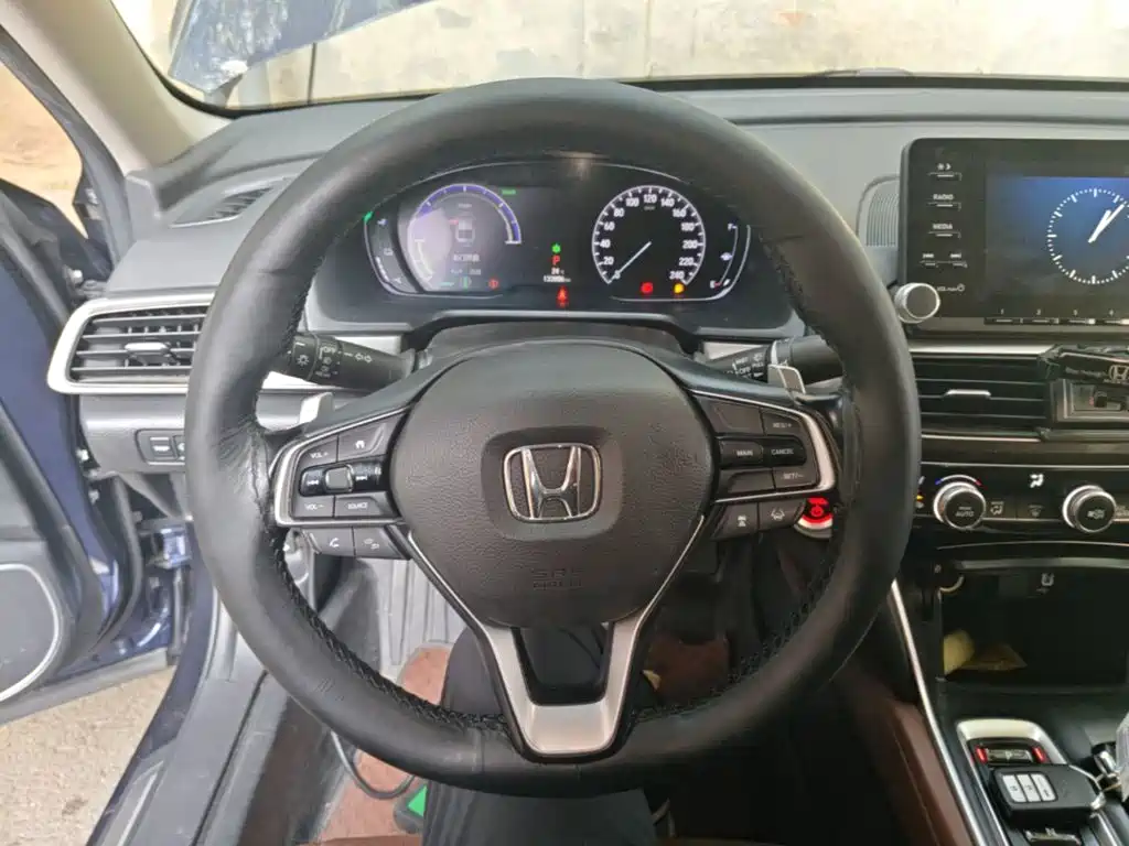 Honda Inspire — фото 11