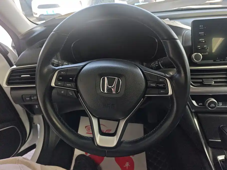 Honda Accord — фото 15