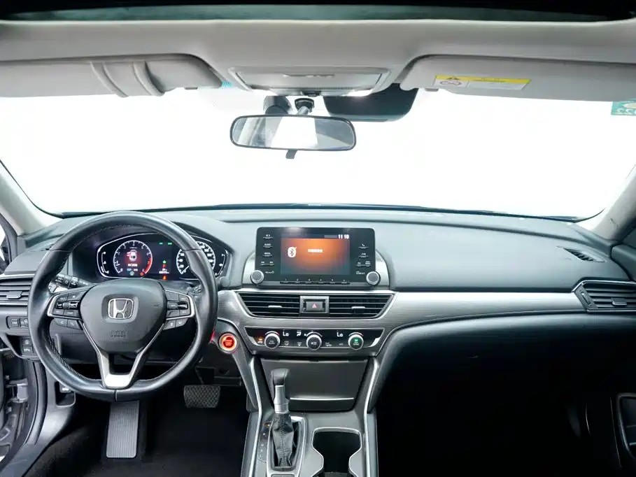 Honda Accord — фото 19