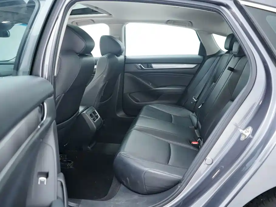 Honda Accord — фото 5