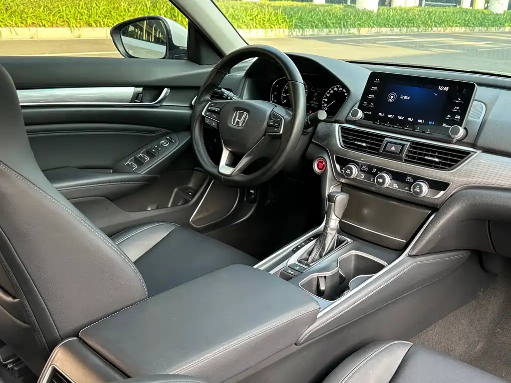 Honda Accord — фото 9