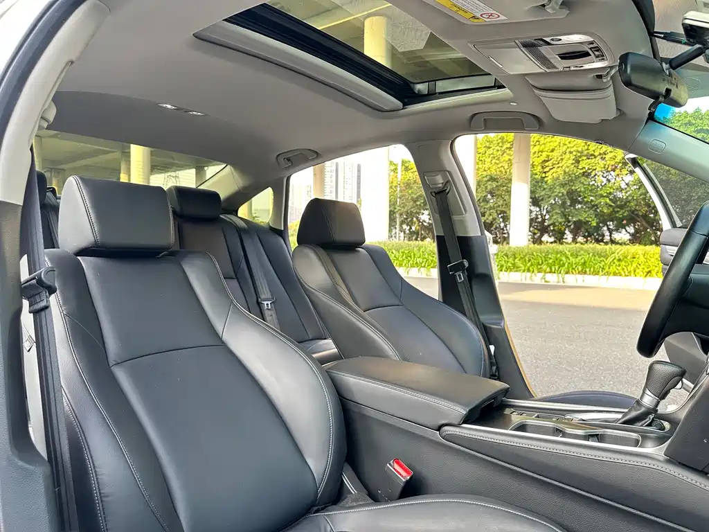 Honda Accord — фото 10