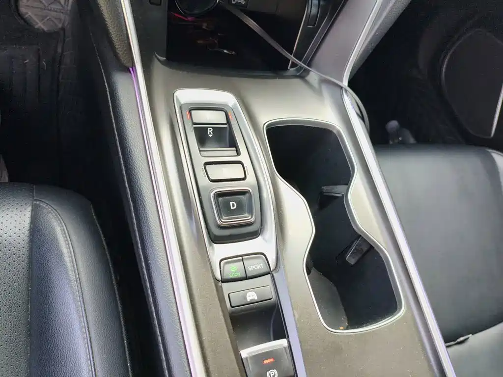 Honda Accord — фото 10