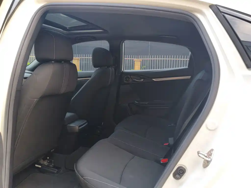 Honda Civic — фото 10