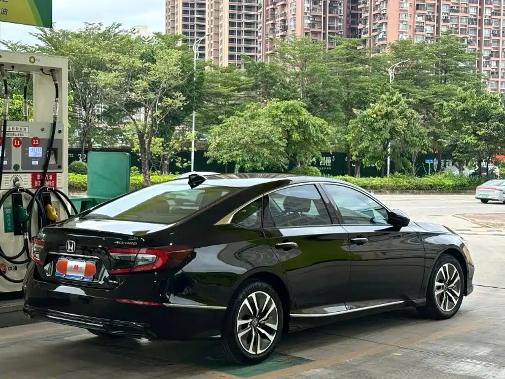 Honda Accord — фото 4