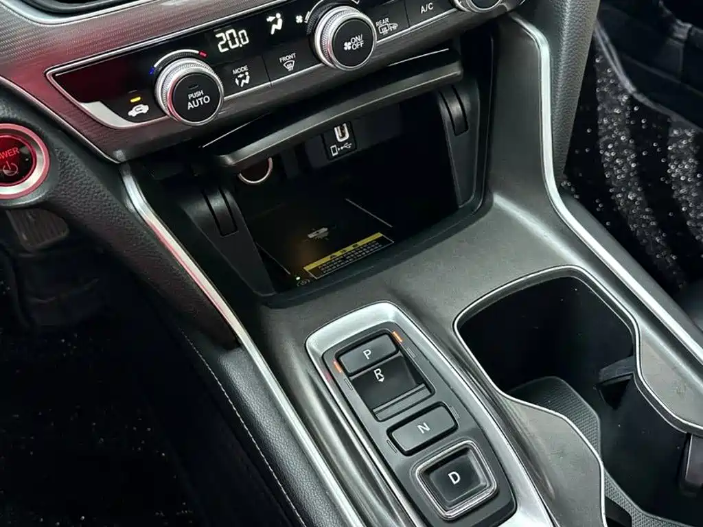 Honda Accord — фото 7