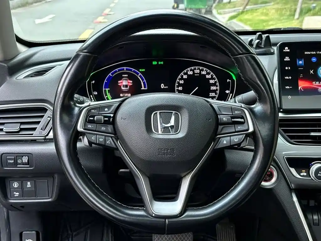 Honda Accord — фото 9