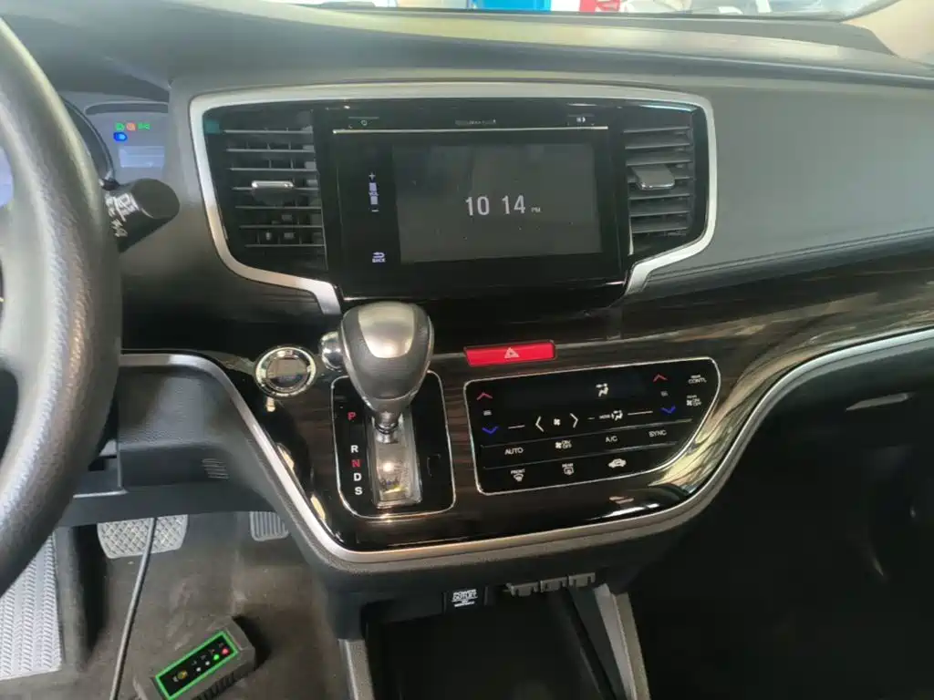 Honda Odyssey — фото 13