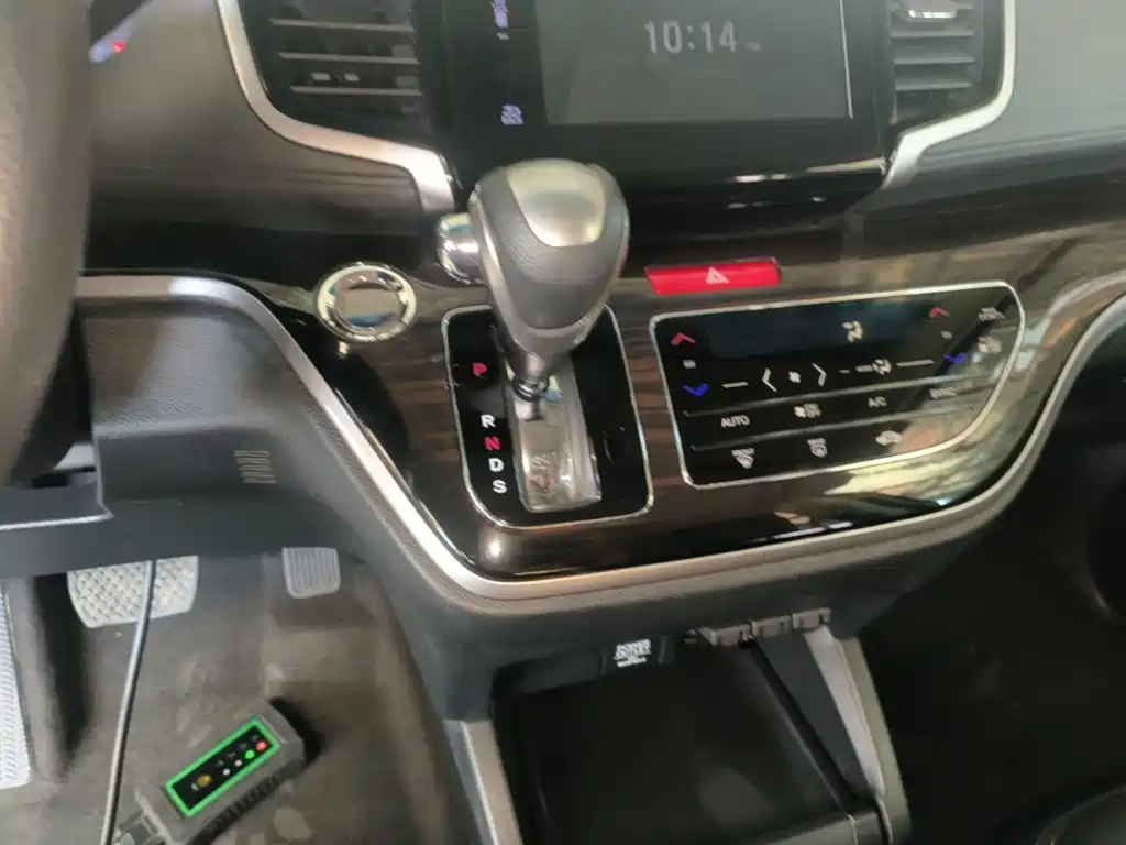Honda Odyssey — фото 14