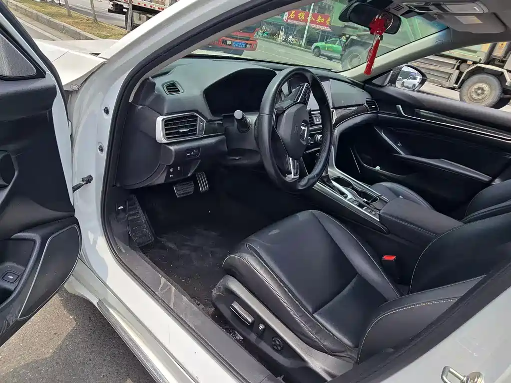 Honda Accord — фото 4