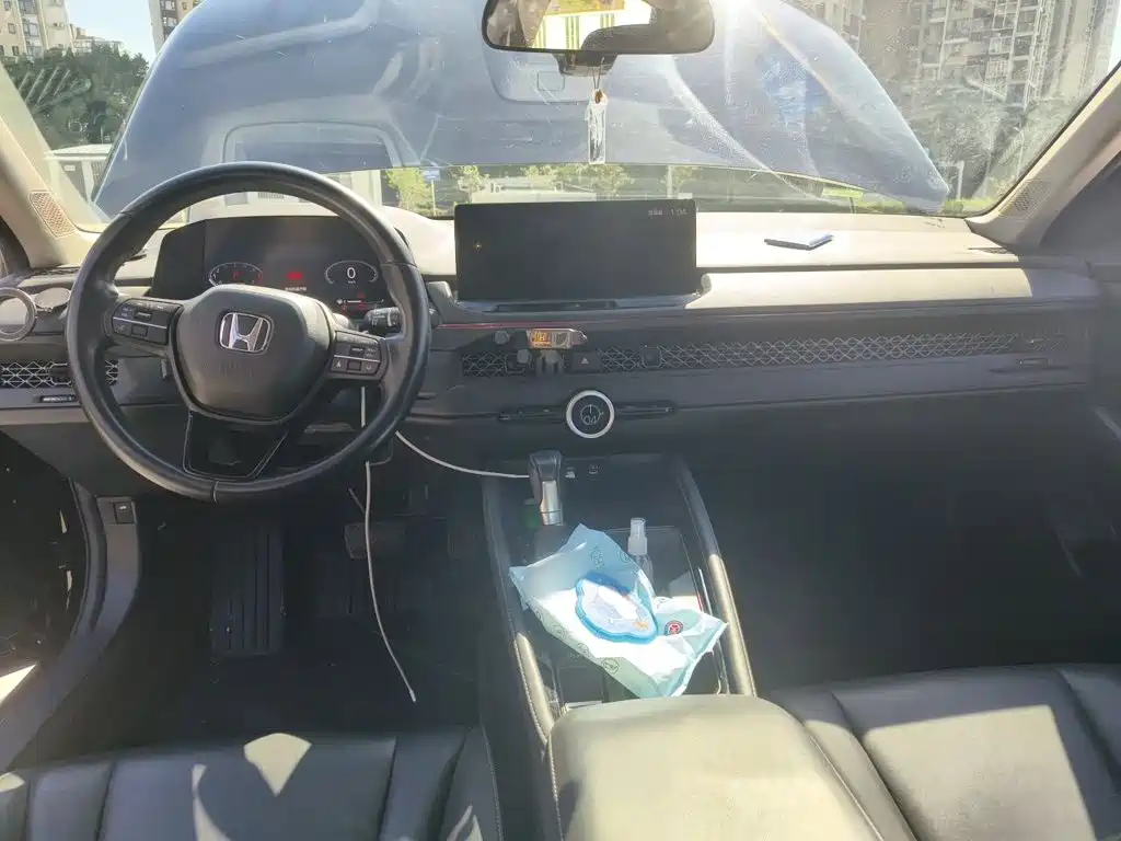 Honda Accord — фото 10