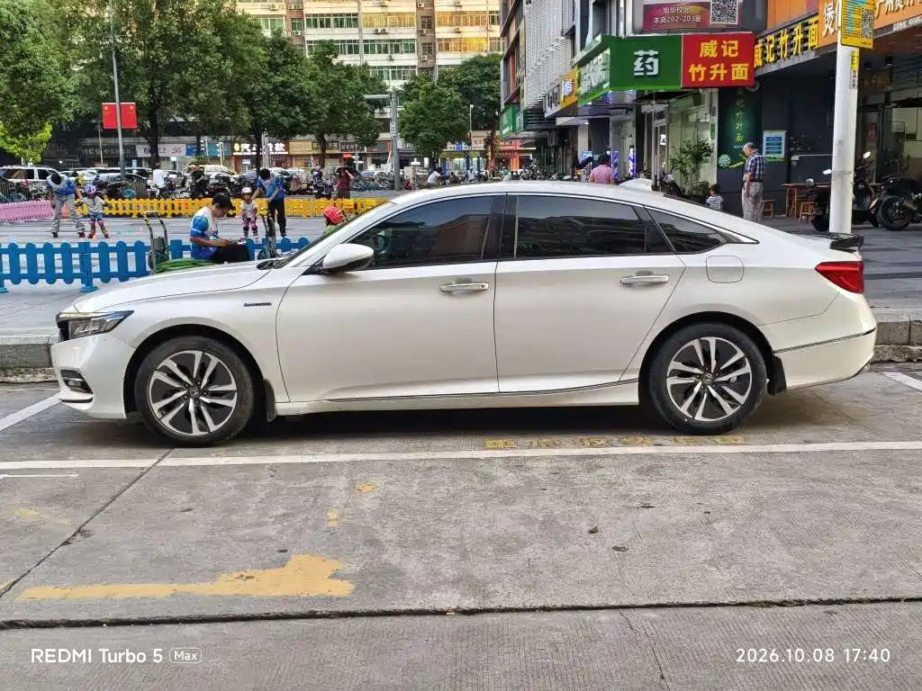 Honda Accord — фото 3