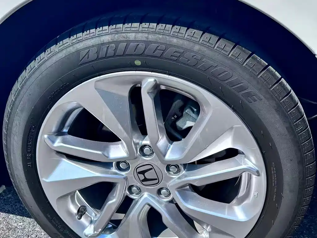 Honda Accord — фото 11