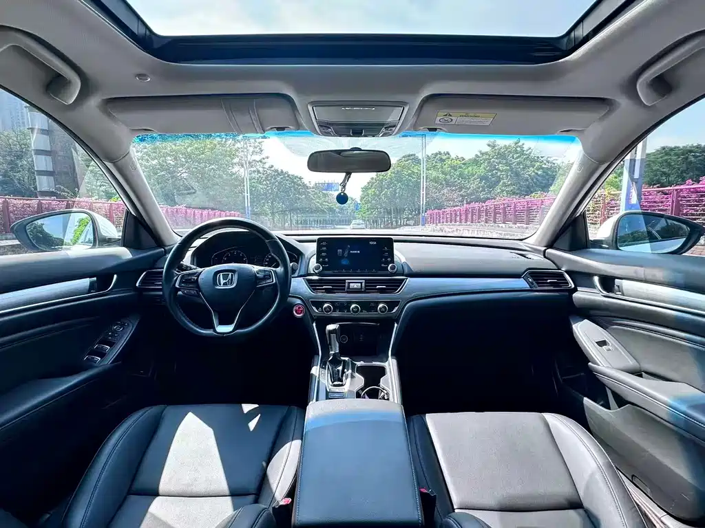 Honda Accord — фото 14