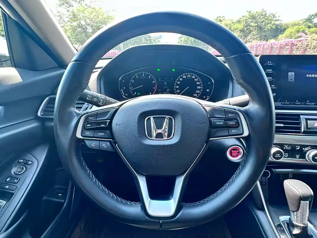 Honda Accord — фото 15