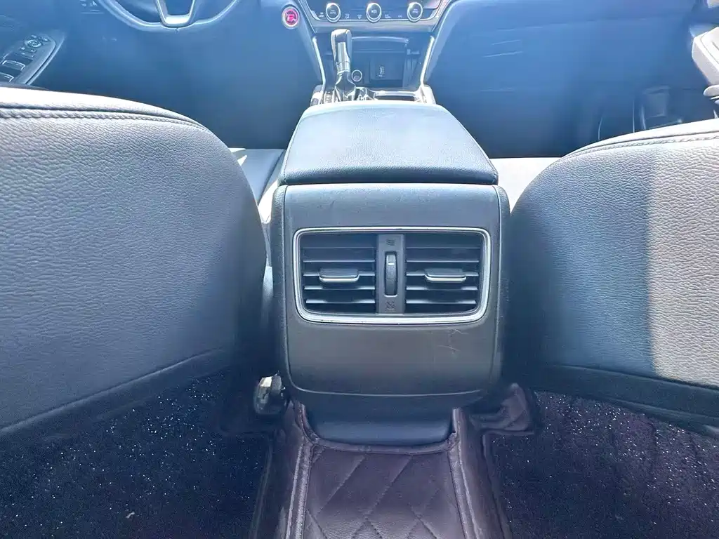 Honda Accord — фото 17