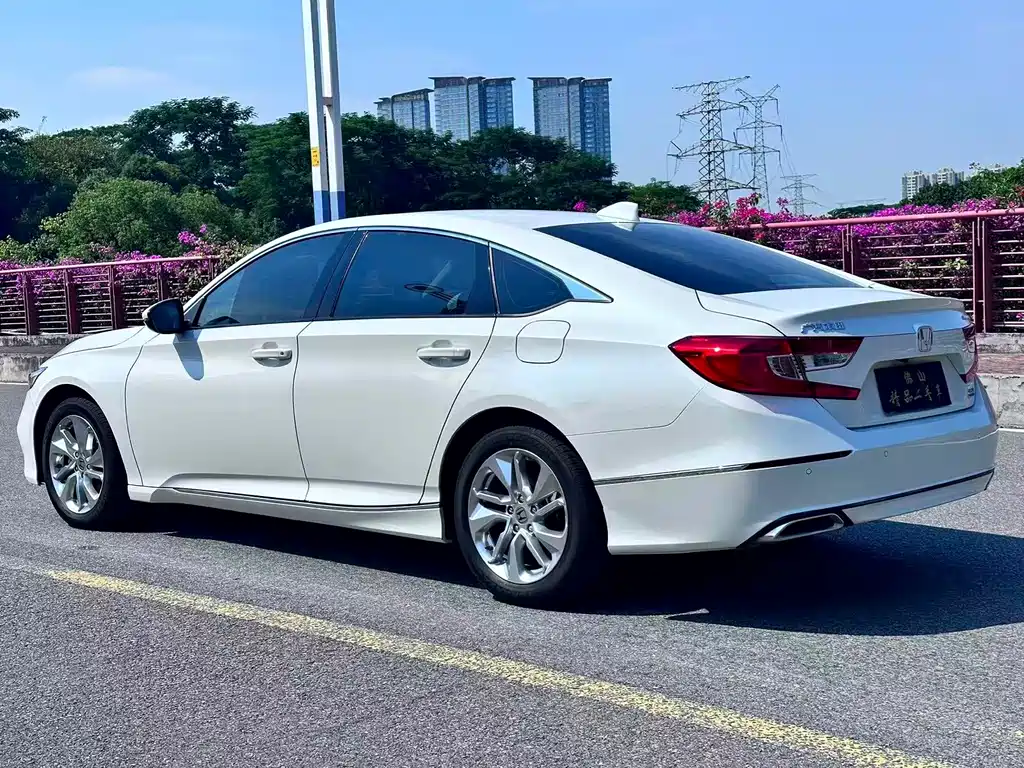 Honda Accord — фото 5