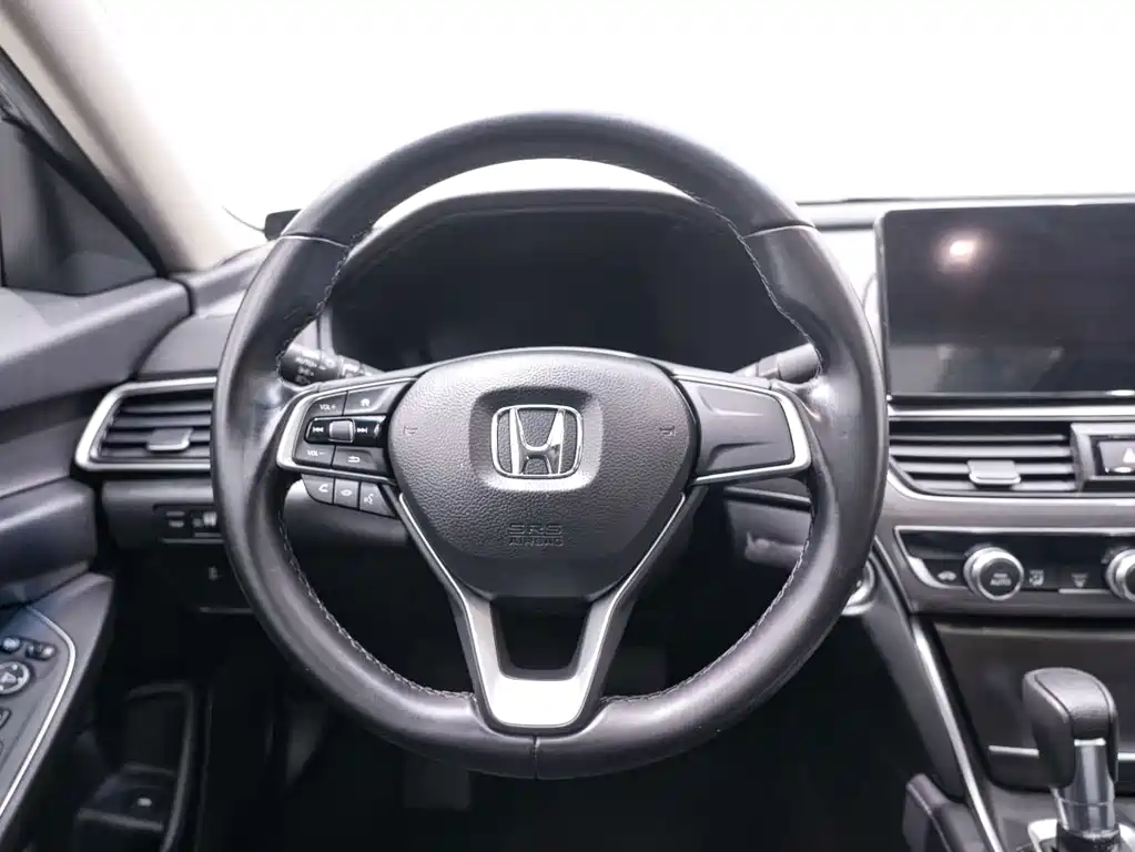 Honda Accord — фото 15